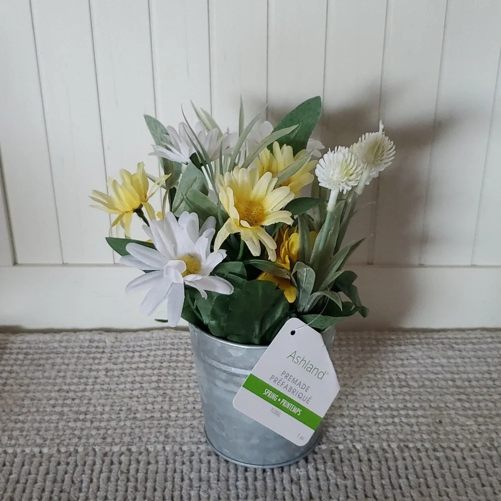 SPRING FLORAL DECOR